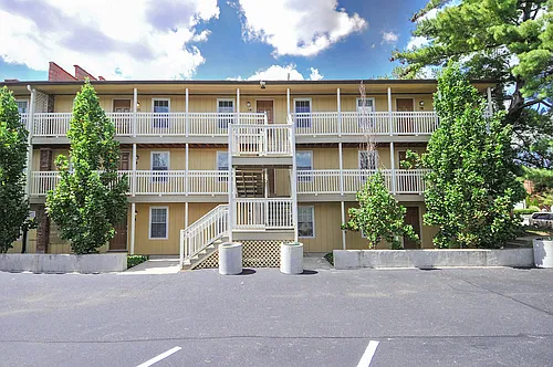 1870 Frankfort Ave #4 Photo 1