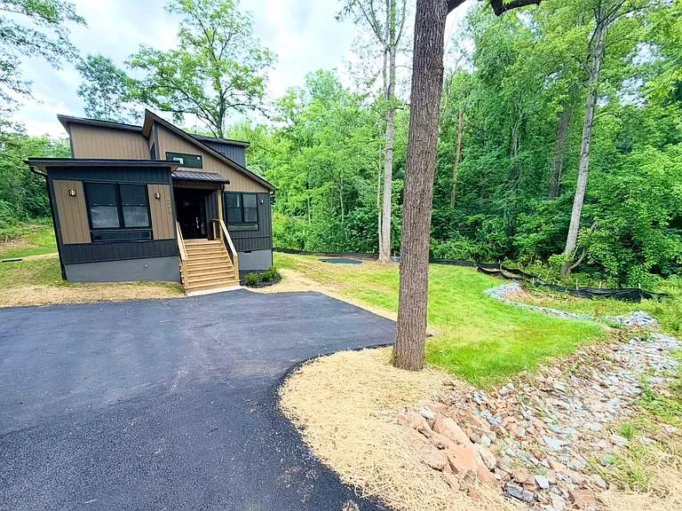 3219 Cranehill Dr — Photo 2