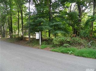 Winkle Pt Rd, Northport, NY 11768