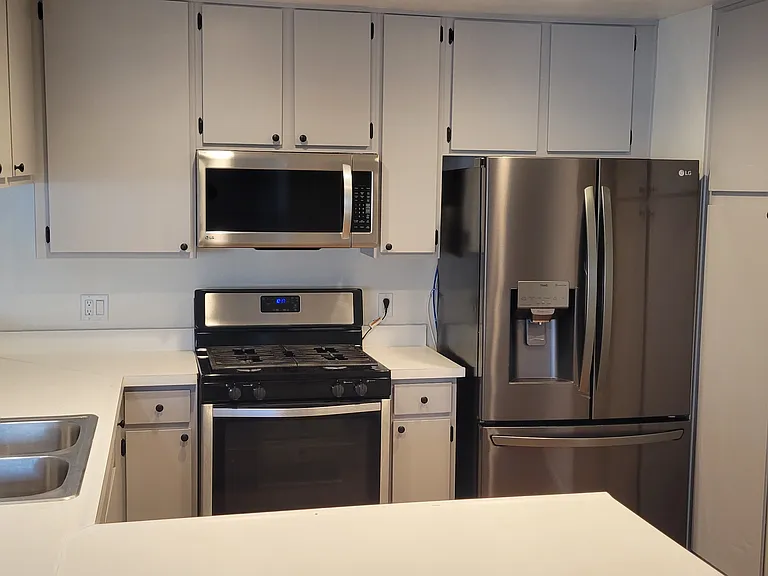 25930 Narbonne Ave #127 — Photo 4