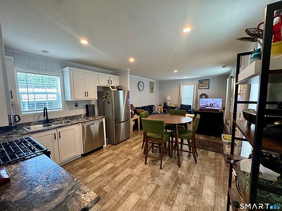 4th image of 441 Main Street #803