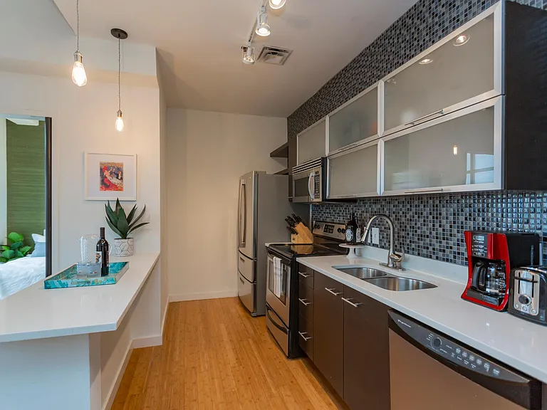 2115 Yeaman Pl #415 — Photo 5