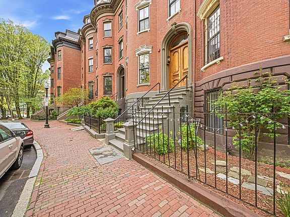 2nd image of 25 Worcester Sq APT 5