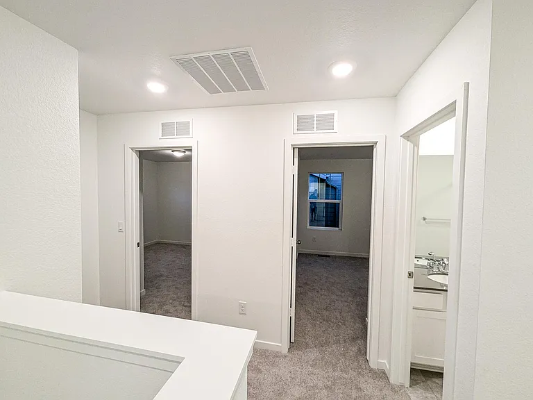 636 Lillibrook Pl — Photo 21