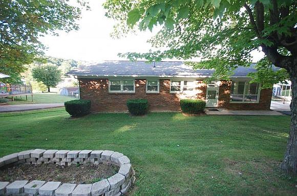 1st image of 109 Fairwood St
