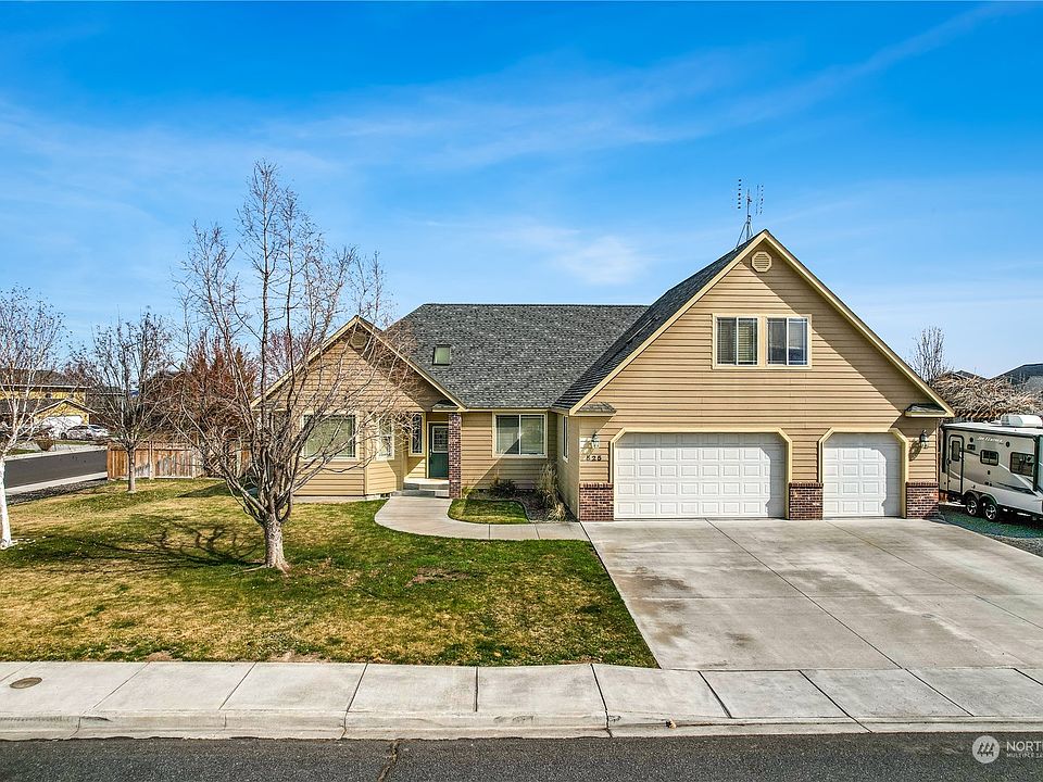 1st image of 525 N Crestview Drive