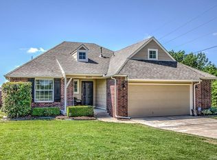 3005 Lincoln Rd, Bartlesville, OK 74006