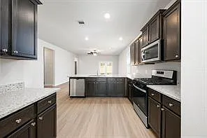 3 bed, 2.0 bath, 1576 sqft, $1,850 — Photo 4