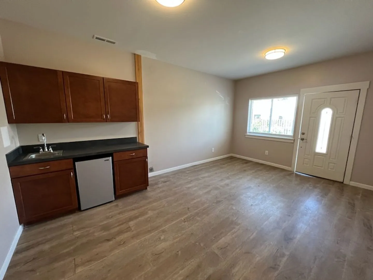215 W Whitman St — Photo 4