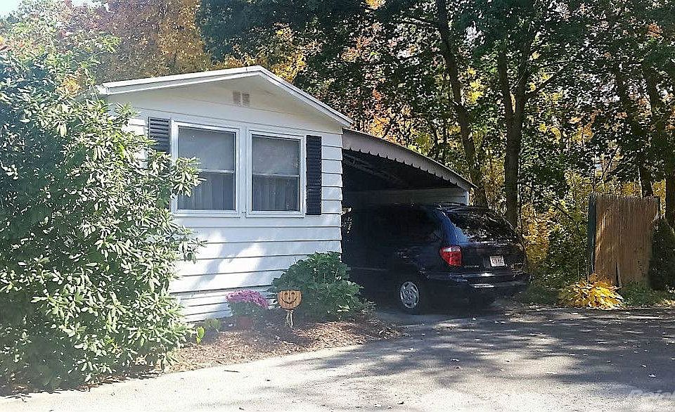 Quiet Lot 10, 1237 Central St, Leominster MA