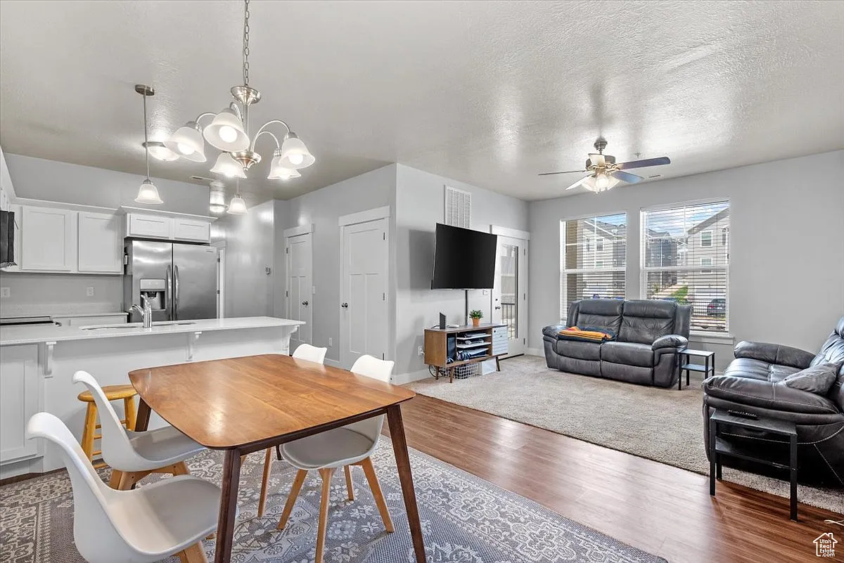 3 bed, 1233 sqft, $1,700 — Photo 1