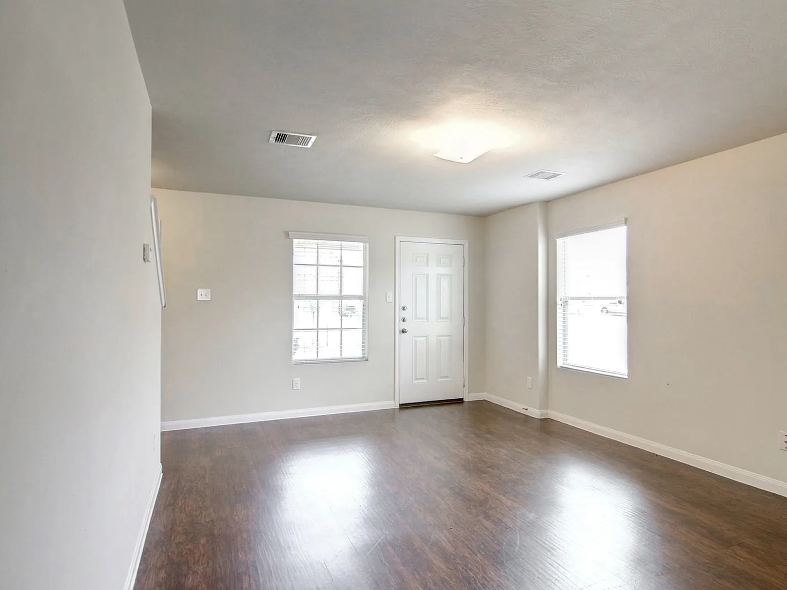 South Post Oak Manor — Photo 4