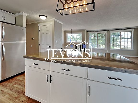 4th image of 16120 17th Avenue Ct E