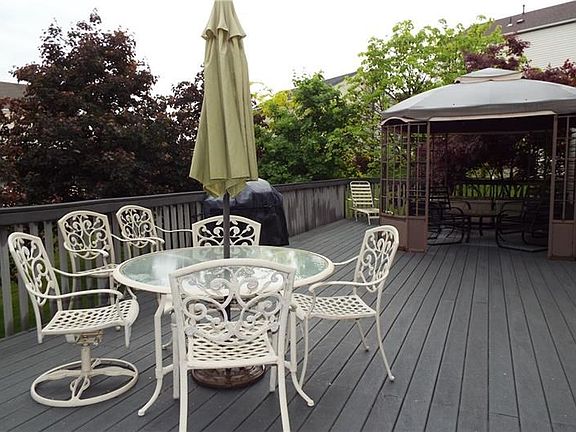 SPACIOUS 40X18 TREX DECK IS MAINTAINENCE FREE AND INCLUDES A GAZEBO!!!