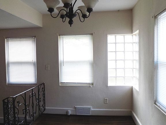 4th image of 118 S Waccamaw Ave APT A1