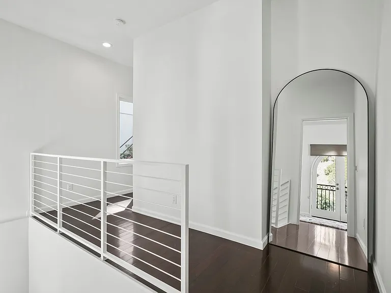 9842 Portola Dr — Photo 32