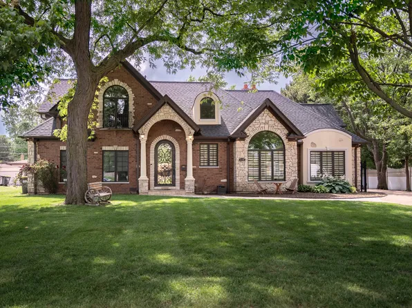 850 S 10th Ave, La Grange, IL 60525