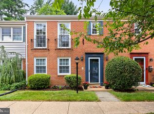 3226 Adams Ct, Fairfax, VA 22030