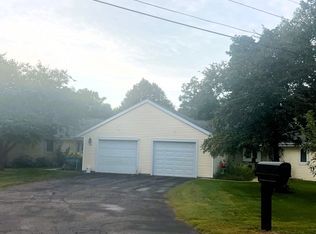 412 Lawn St, Cambridge, WI 53523