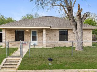 762 Avenue F, Poteet, TX 78065