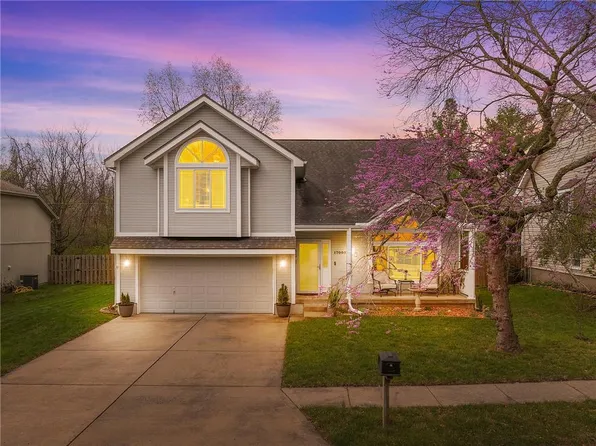 17005 E 44th St, Independence, MO 64055