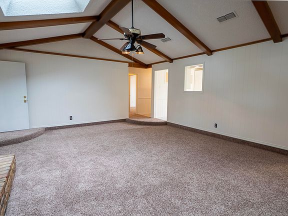 3rd image of 5012 55th St