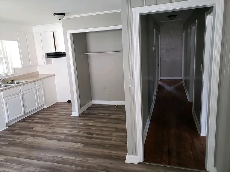 866 Rankin St — Photo 5