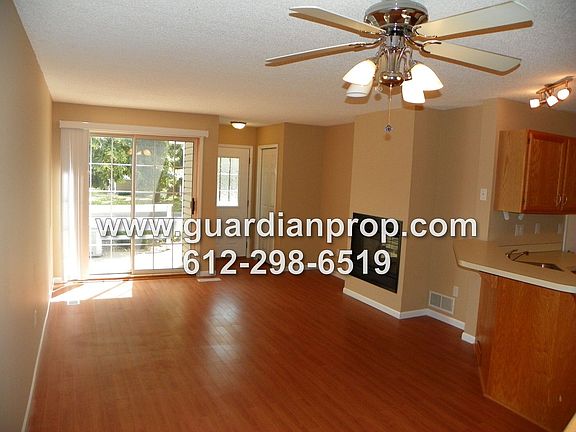 3rd image of 9978 Fillmore St NE