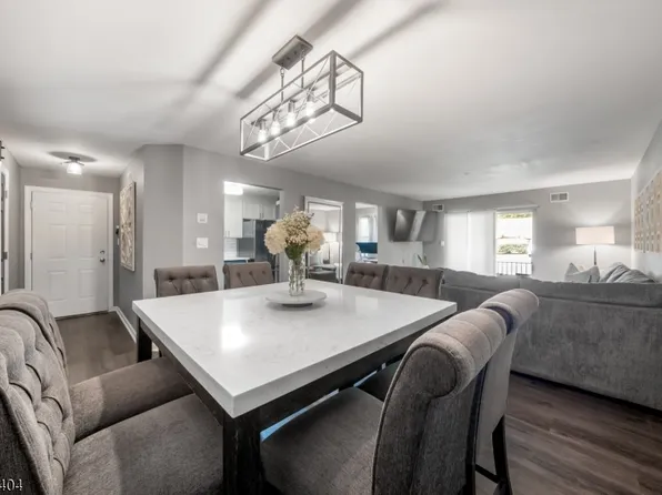 74 Crestview Ln, Mount Arlington Boro, NJ 07856