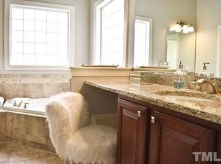 1003 Laurel Haven Ct, Knightdale, NC 27545