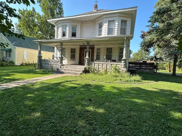 306 E Iroquois St, Kentland, IN 47951
