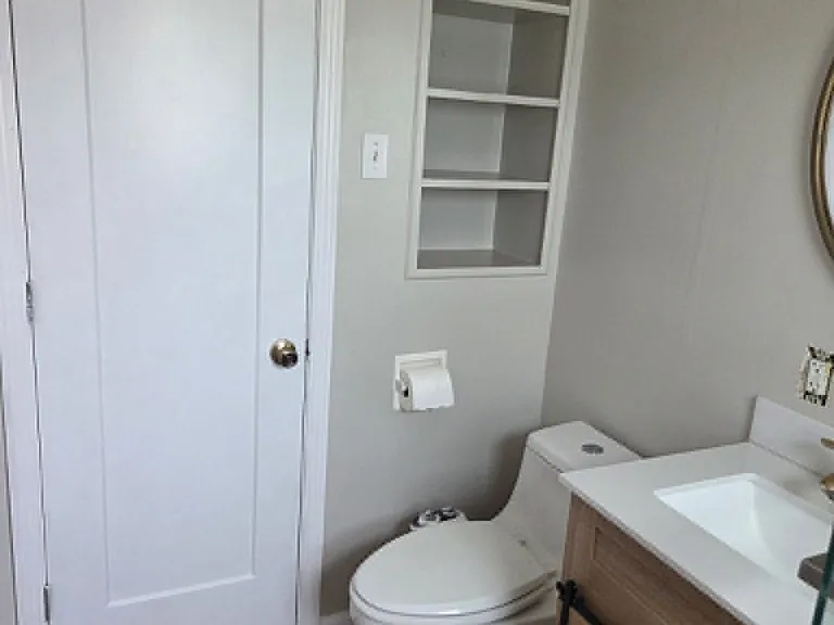 638 Dixie St — Photo 10