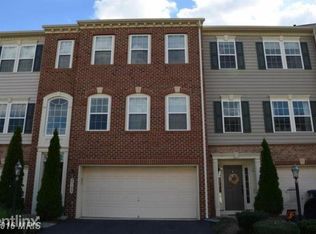 25199 Beach Pl, Chantilly, VA 20152