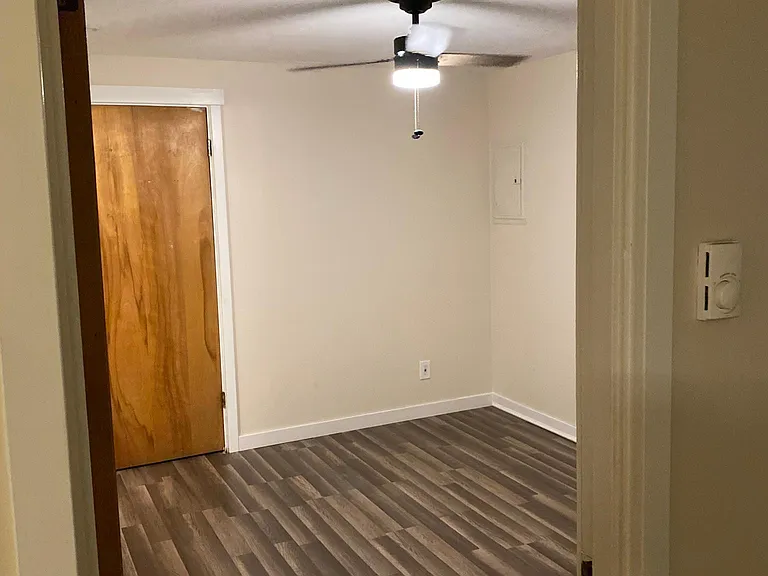 9507 Winona St SW — Photo 6