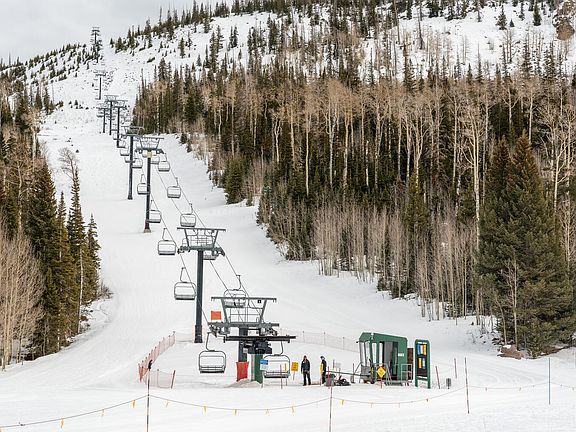 4th image of 150 W Ridge View St #240