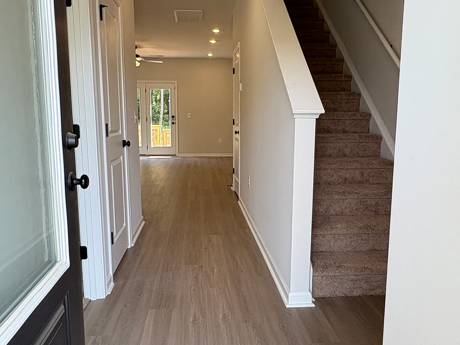 4 bed, 1601 sqft, $2,200 — Photo 2