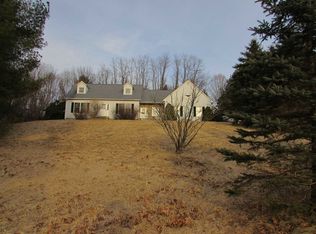 47 Stowe Dr, Poughquag, NY 12570