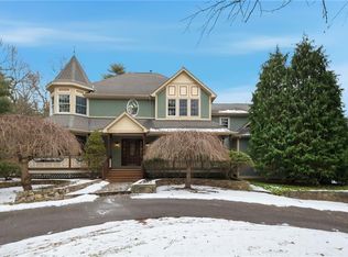 396 Love Ln, Warwick, RI 02818