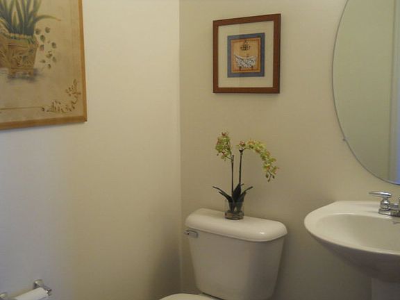 5th image of 315 Hanover Dr