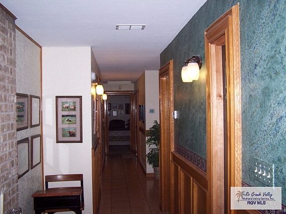 3rd image of 2910 Cypress Dr