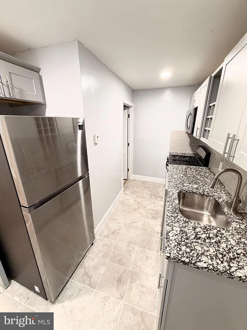 2 bed, 1.5 bath, 1575 sqft, $1,400 — Photo 2