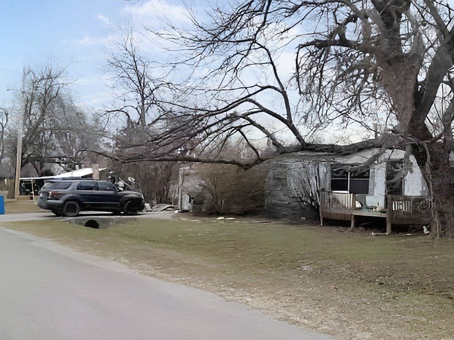 402 N Walnut St, Apache, OK 73006 Zillow