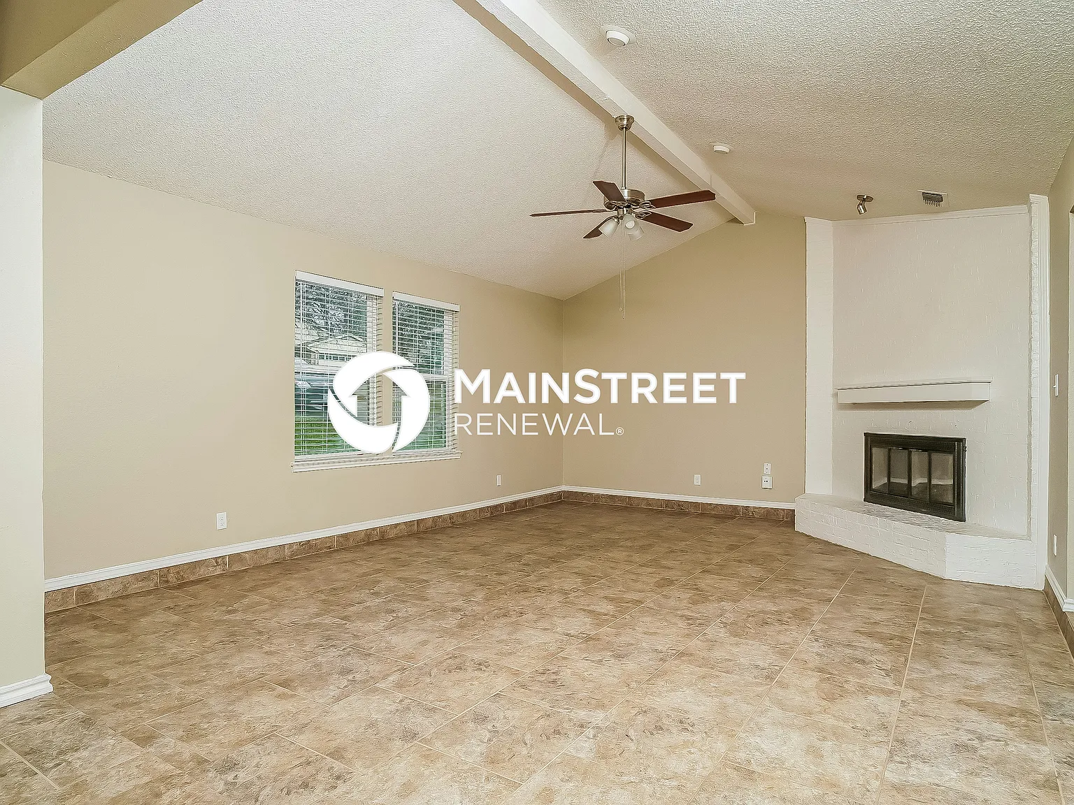 4820 Crest Dr — Photo 3