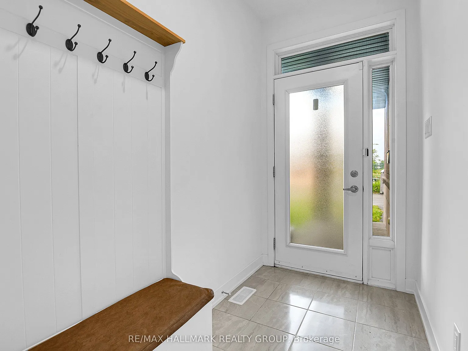 4 bed, $3,600 — Photo 3