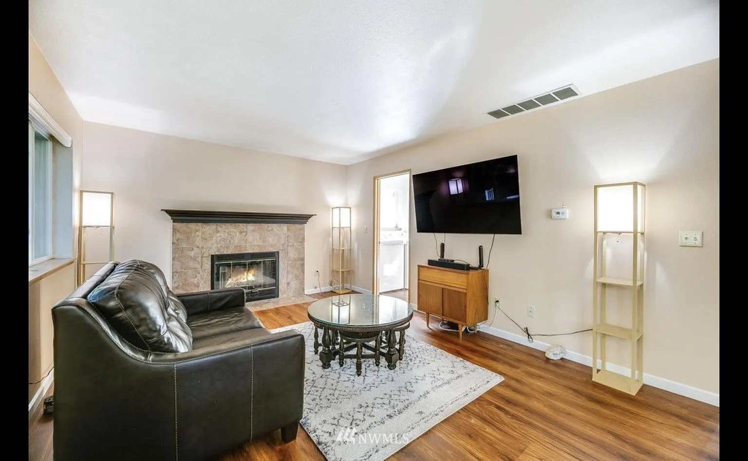 3 bed, 2.5 bath, 2000 sqft, $3,100 — Photo 3