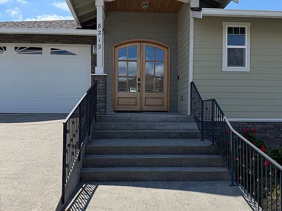 5th image of 8212 72nd Pl NE