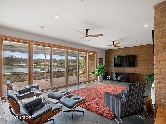 4th image of 1381 Shagbark Ln