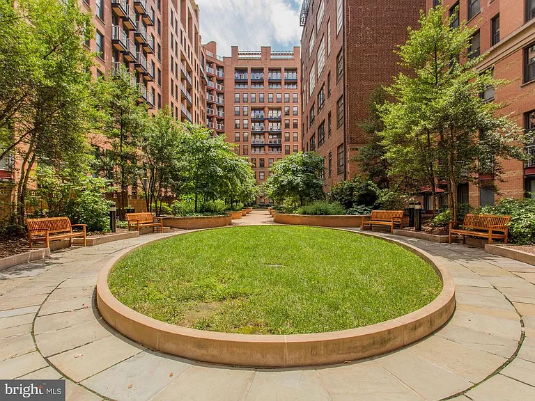 631 D St NW #845 — Photo 42