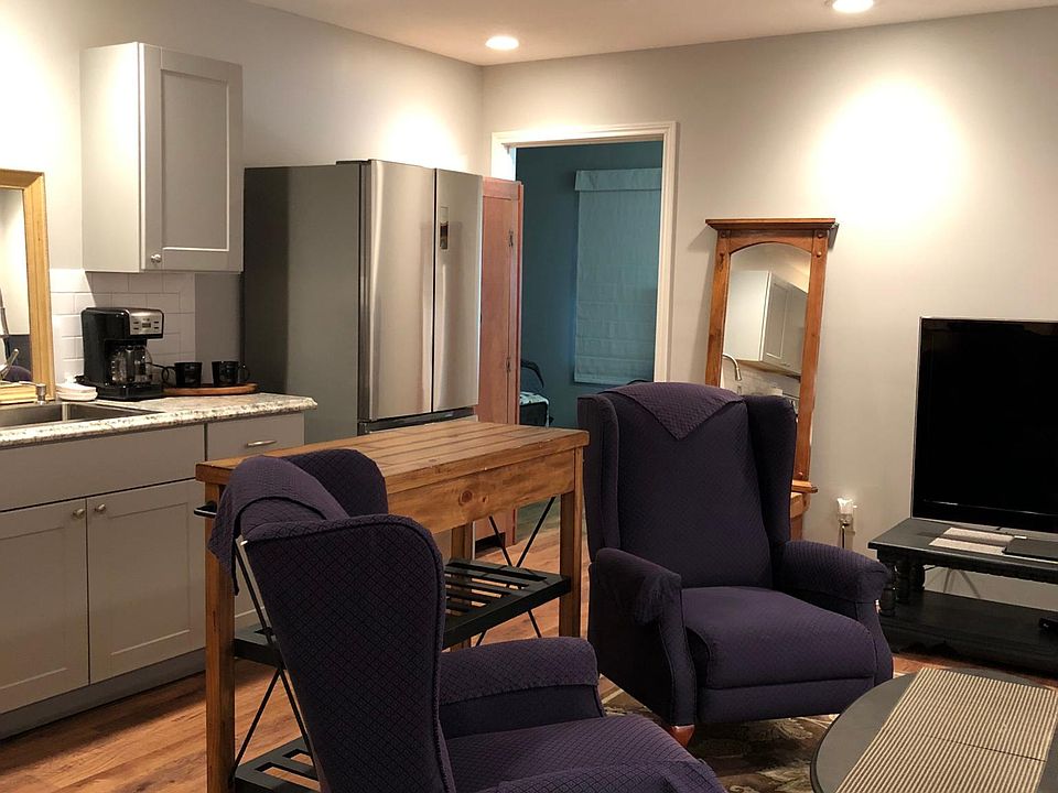 1st image of 1226 Loretto Ave #B