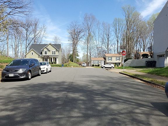 4th image of 4102 Cindy Ln